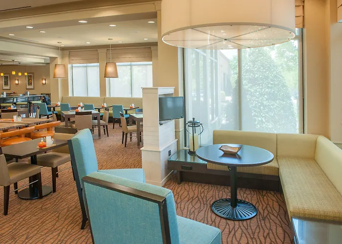 Hilton Garden Airport/medical Center 3*