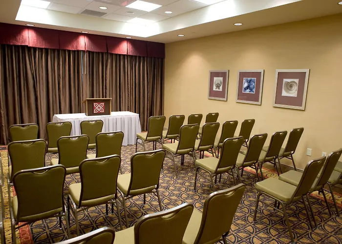Hilton Garden Airport/medical Center 3*